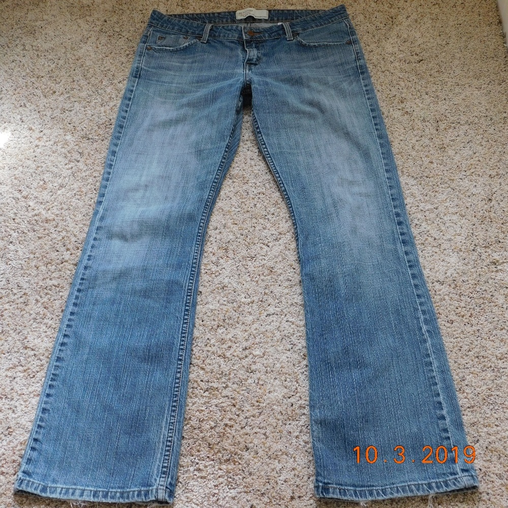 Levi Strauss Low Slim Bootcut jeans size 13 broken in